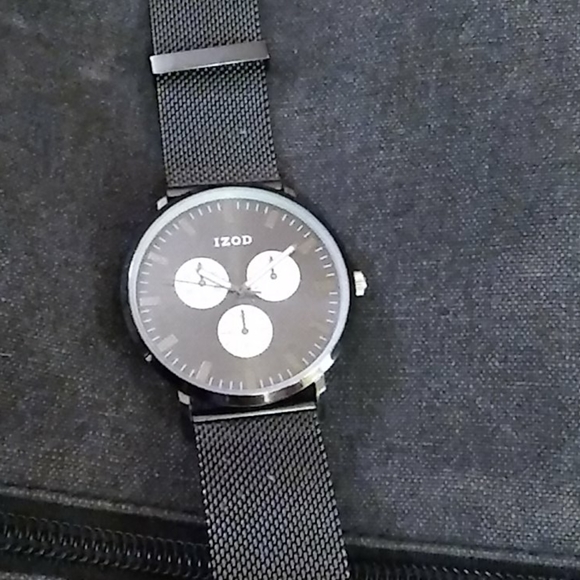 Converse Outfit With Bag & Watch - Picture 10 of 12